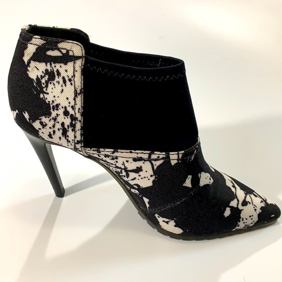 Tibi Black/white Spatter Print Ankle Booties size US 7 1/2 - Picture 3 of 8